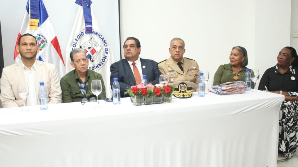 Permiso digital de menores genera RD$1.3 millones para notarios durante agosto